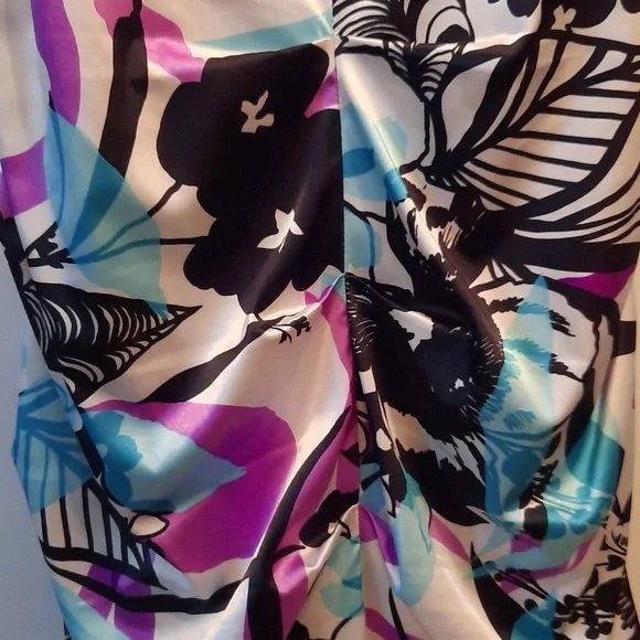 Dress - Picture 2 of 3